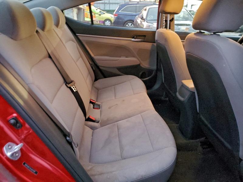 Фото 10 - HYUNDAI ELANTRA