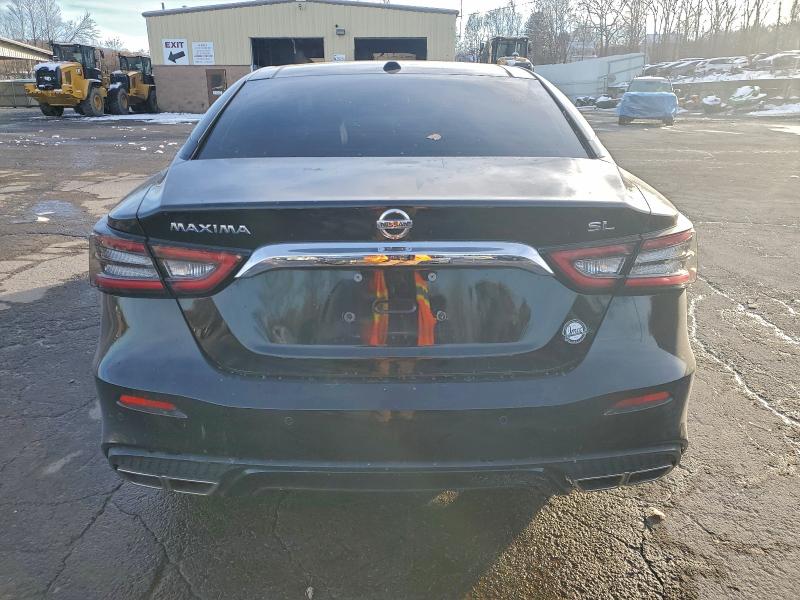 Фото 6 - NISSAN MAXIMA