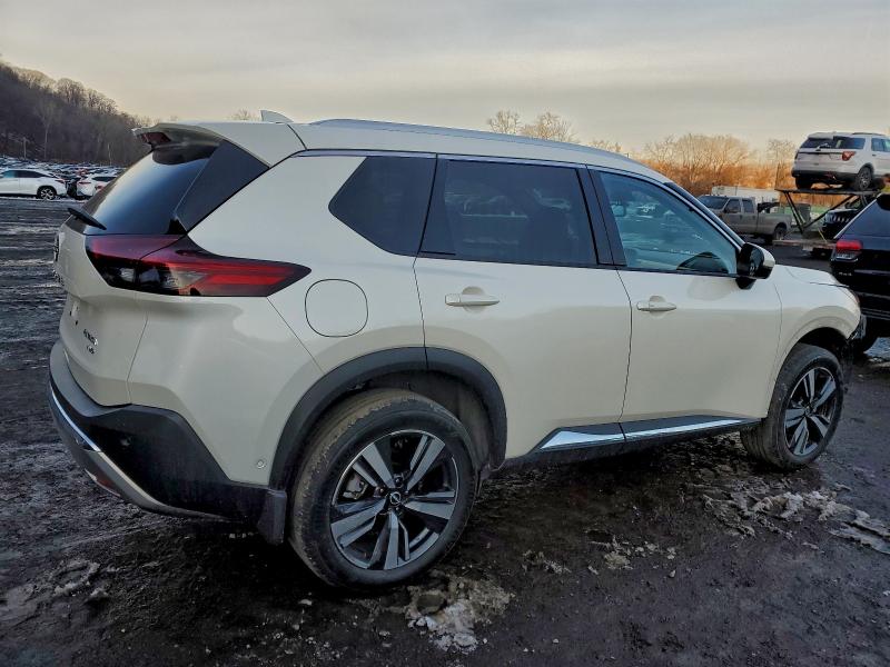 Фото 3 - NISSAN ROGUE