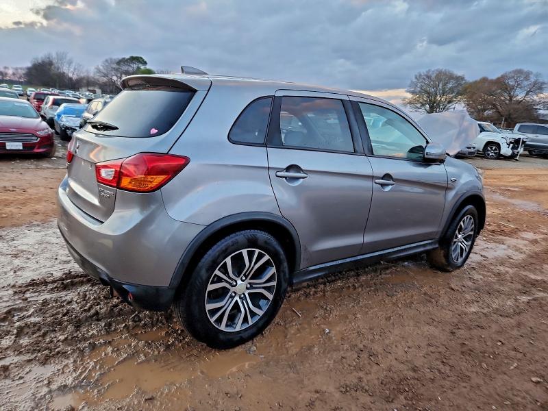 Фото 3 - MITSUBISHI OUTLANDER