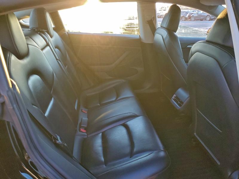 Фото 10 - TESLA MODEL 3