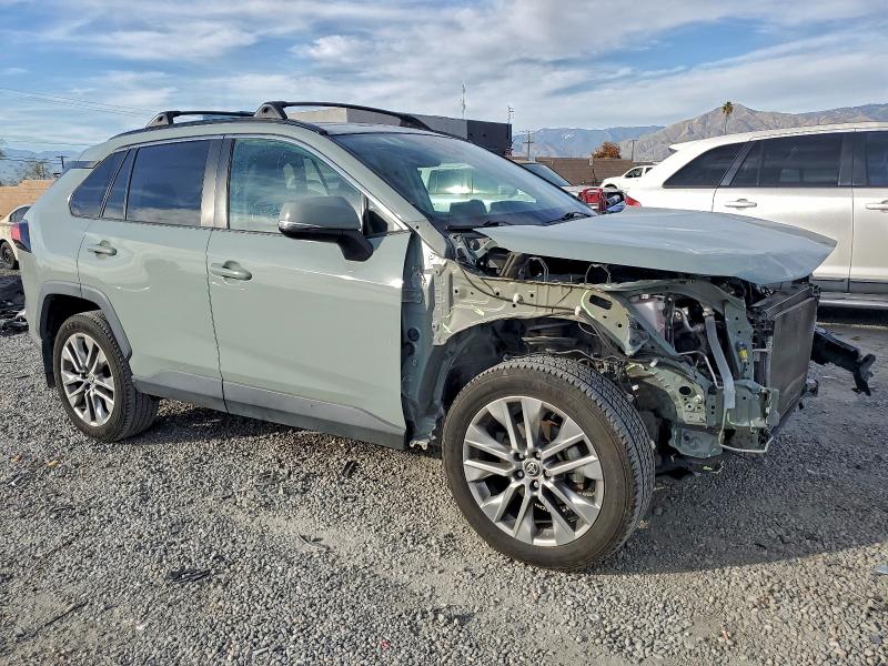 Фото 4 - TOYOTA RAV4