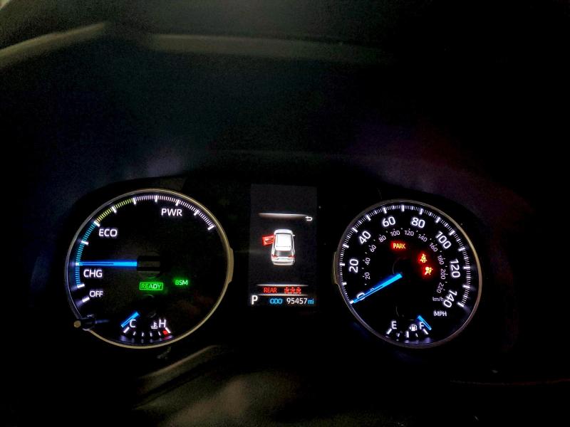 Фото 9 - TOYOTA RAV4