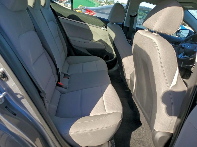 Фото 10 - HYUNDAI ELANTRA