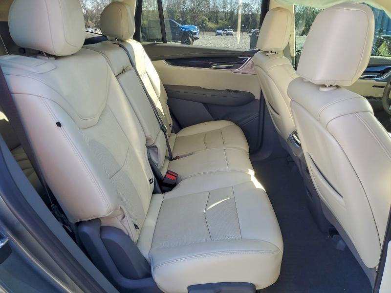 Фото 11 - CADILLAC XT6