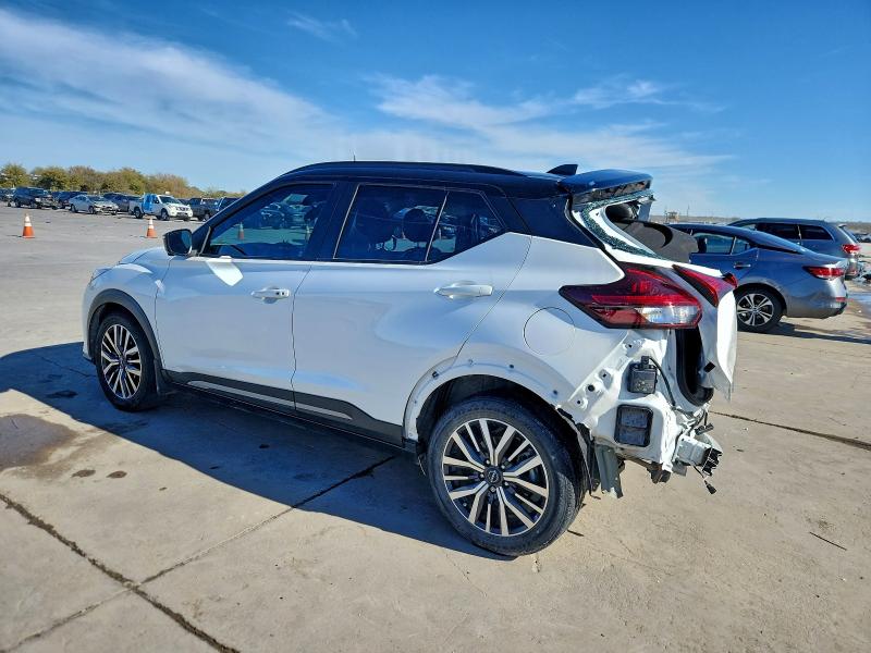 Фото 2 - NISSAN KICKS