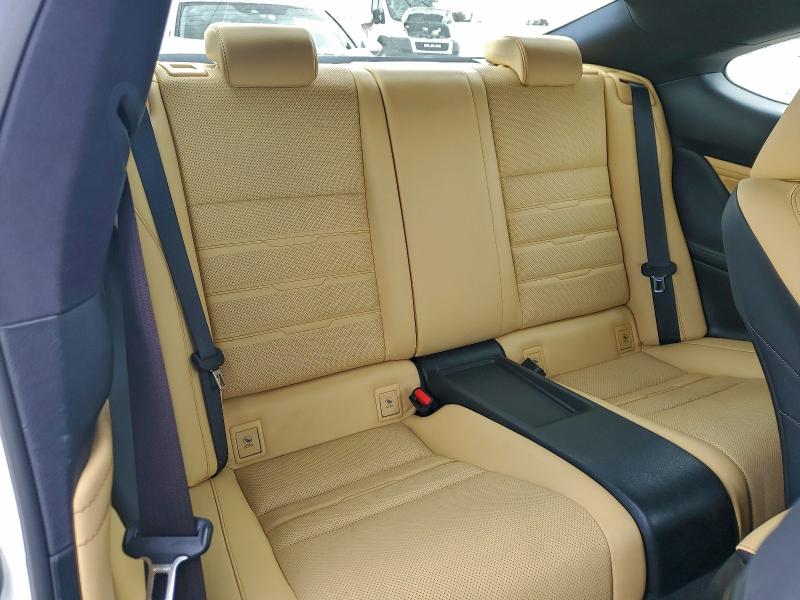 Фото 10 - LEXUS RC