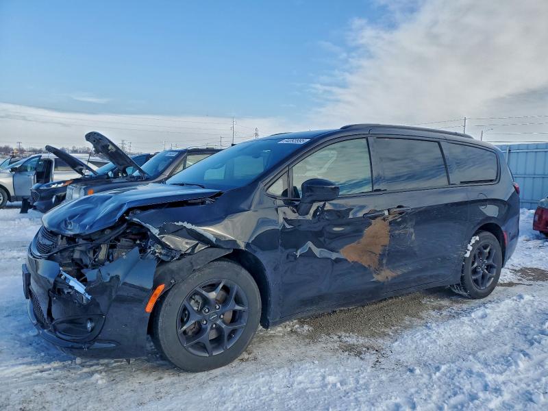 Фото 1 - CHRYSLER PACIFICA