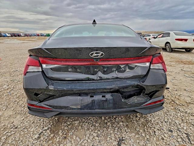 Фото 6 - HYUNDAI ELANTRA