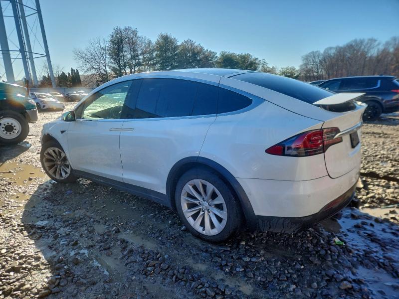 Фото 2 - TESLA MODEL X