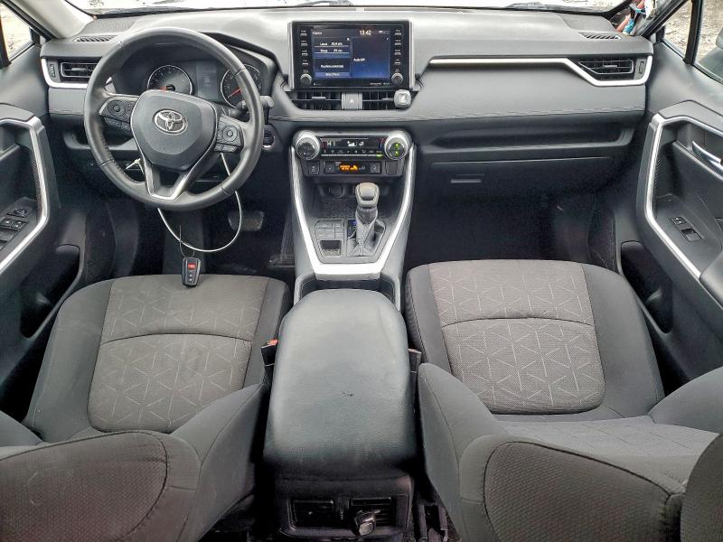 Фото 8 - TOYOTA RAV4