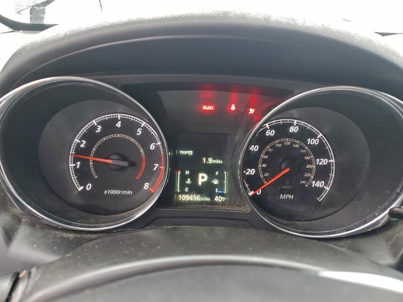 Фото 9 - MITSUBISHI OUTLANDER