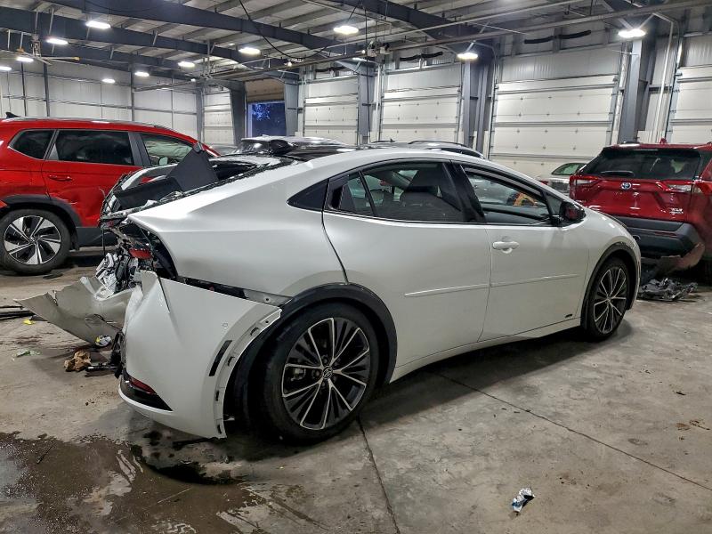 Фото 3 - TOYOTA PRIUS