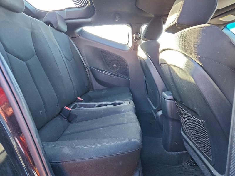 Фото 10 - HYUNDAI VELOSTER