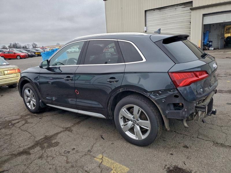 Фото 2 - AUDI Q5