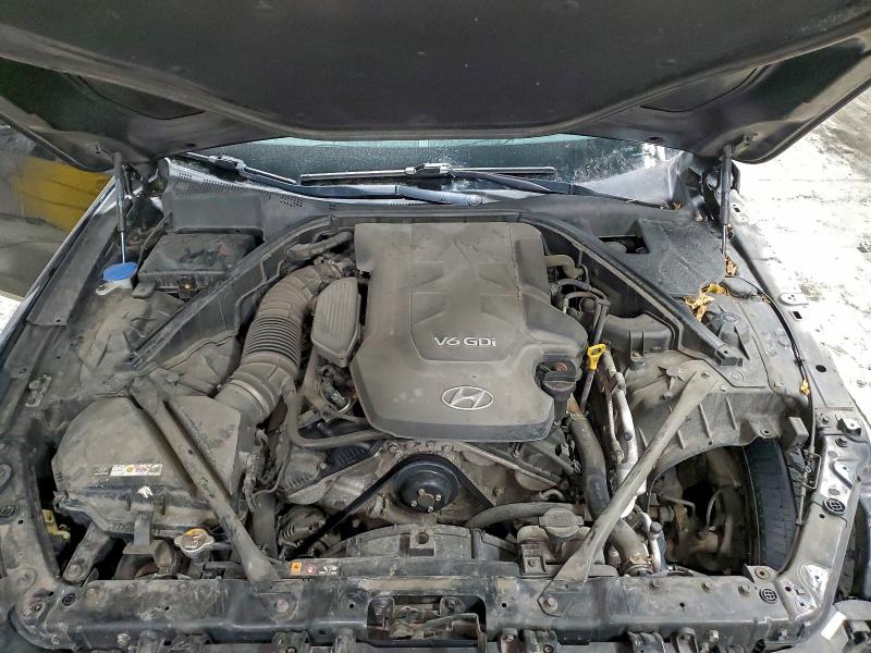 HYUNDAI GENESIS 2016 VIN KMHGN4JE9GU126874
