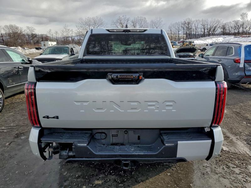 Фото 6 - TOYOTA TUNDRA