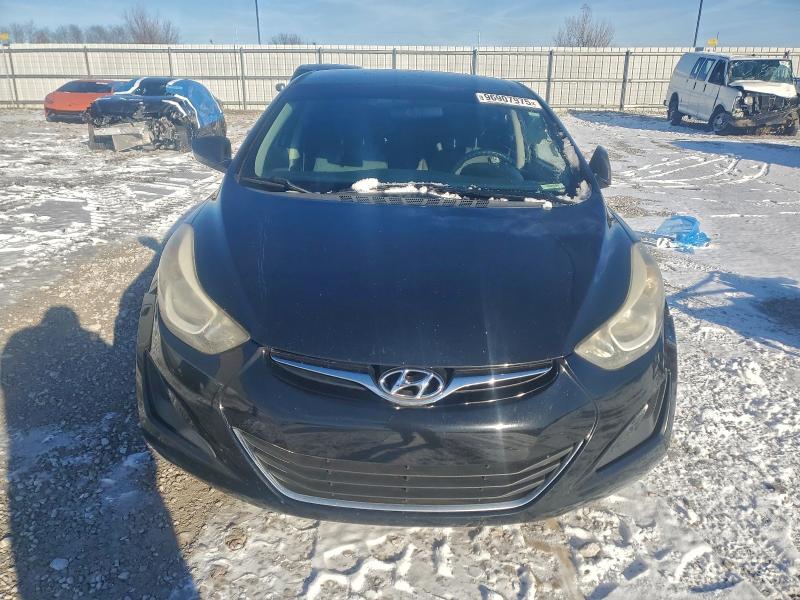 Фото 5 - HYUNDAI ELANTRA