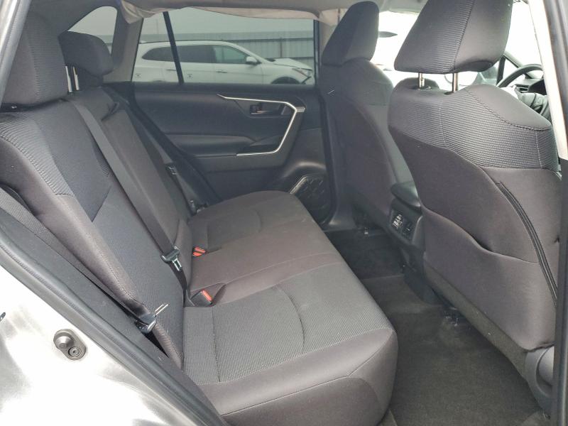 Фото 11 - TOYOTA RAV4