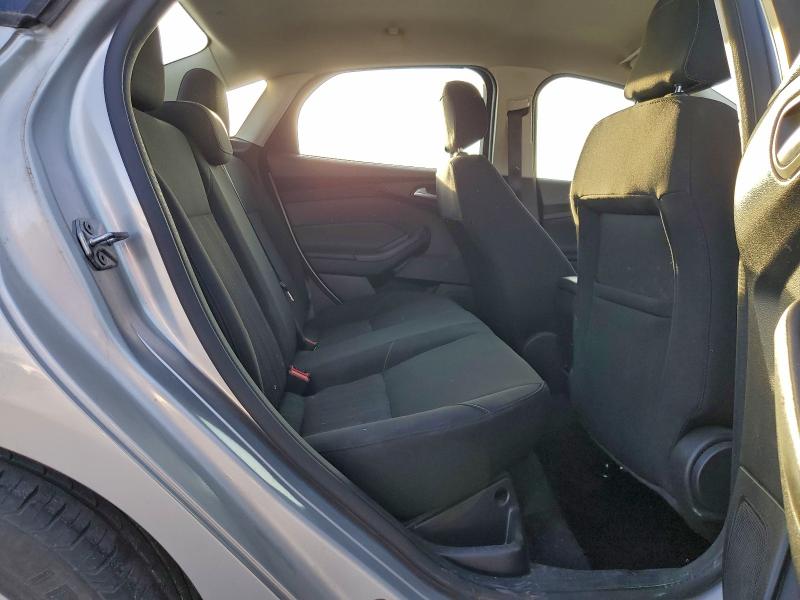 Фото 10 - FORD FOCUS