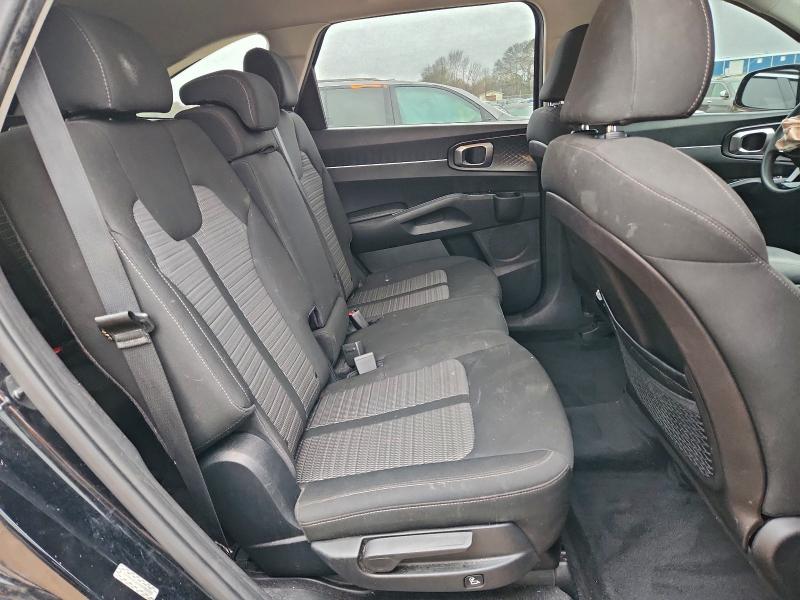 Фото 11 - KIA SORENTO