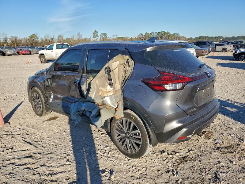 Фото 2 - NISSAN KICKS