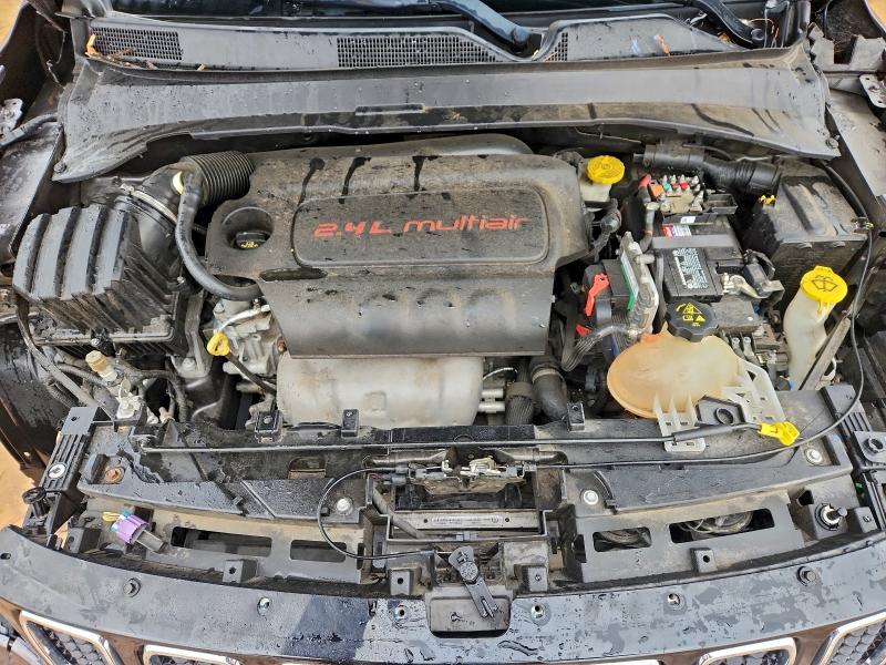 Фото 12 - JEEP COMPASS