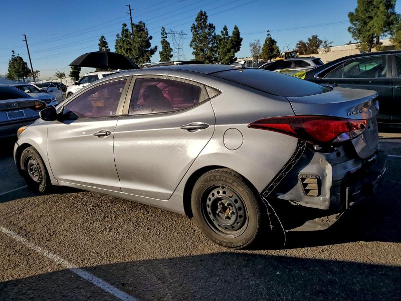 Фото 2 - HYUNDAI ELANTRA