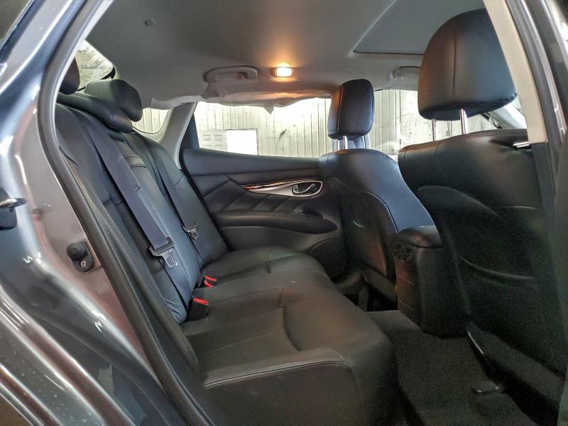 Фото 10 - INFINITI Q70