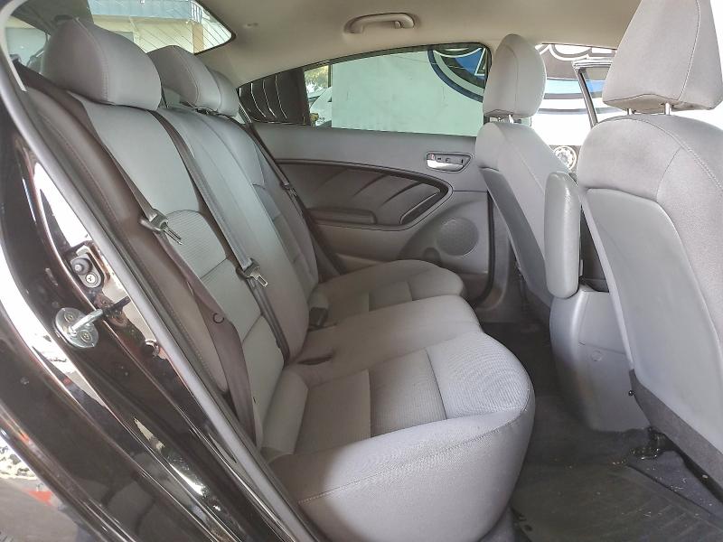 Фото 10 - KIA FORTE