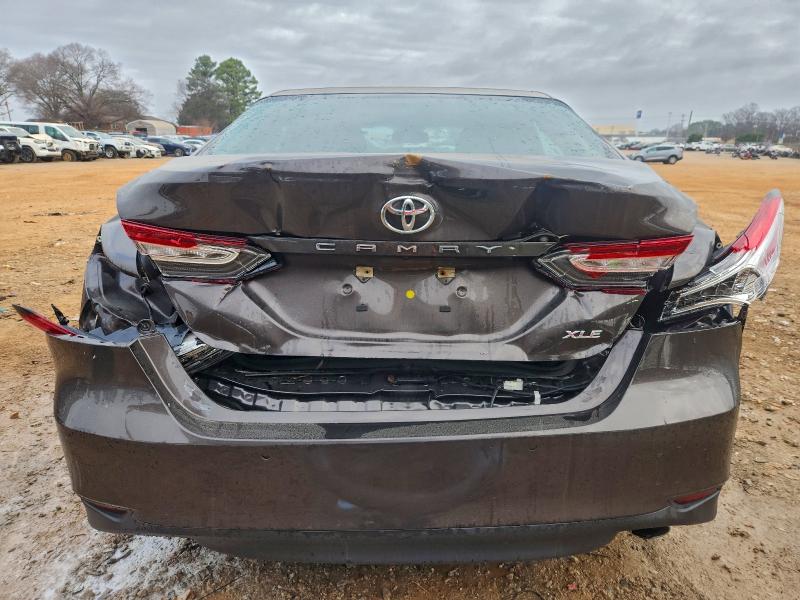 Фото 6 - TOYOTA CAMRY