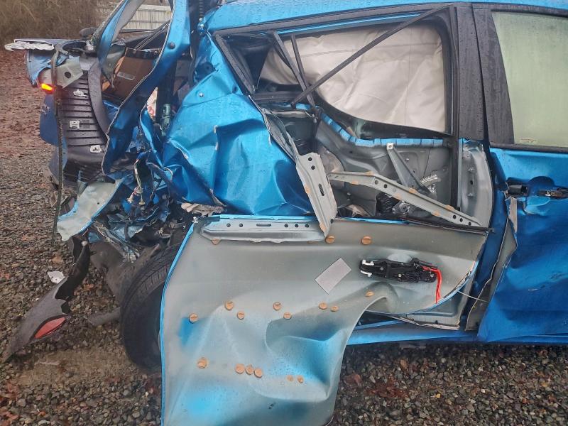 Фото 11 - TOYOTA PRIUS