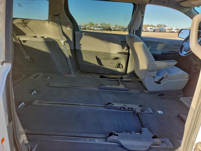 Фото 11 - TOYOTA SIENNA