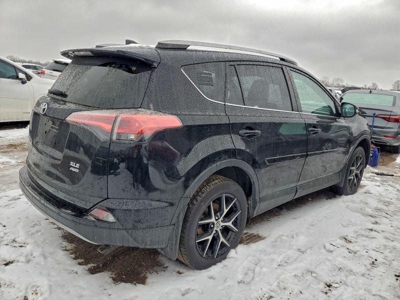 Фото 3 - TOYOTA RAV4