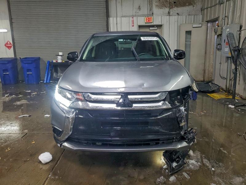 Фото 5 - MITSUBISHI OUTLANDER