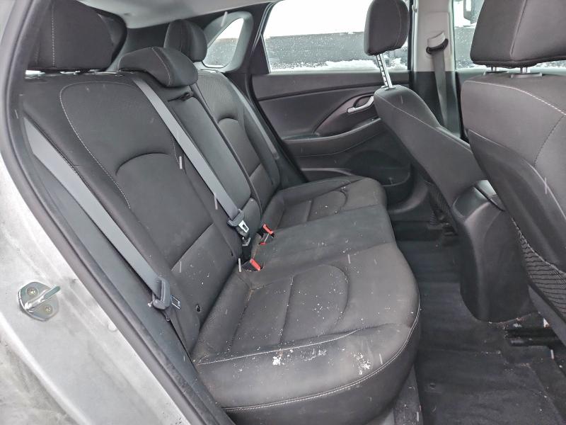 Фото 10 - HYUNDAI ELANTRA