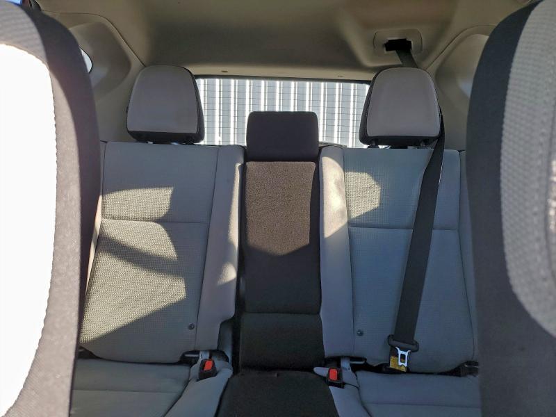 Фото 10 - TOYOTA RAV4