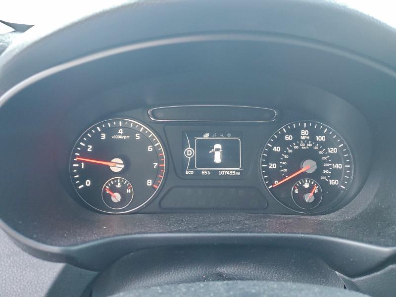 Фото 9 - KIA SORENTO