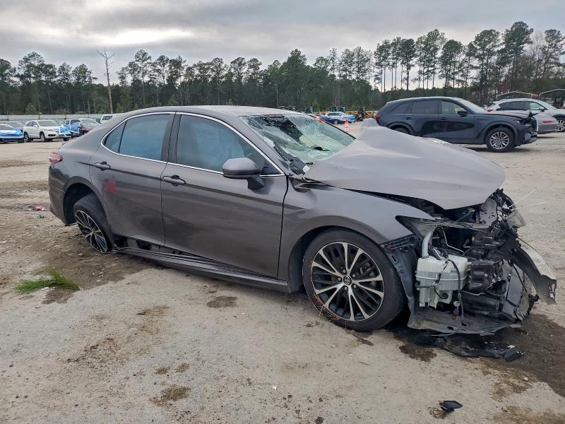 Фото 4 - TOYOTA CAMRY