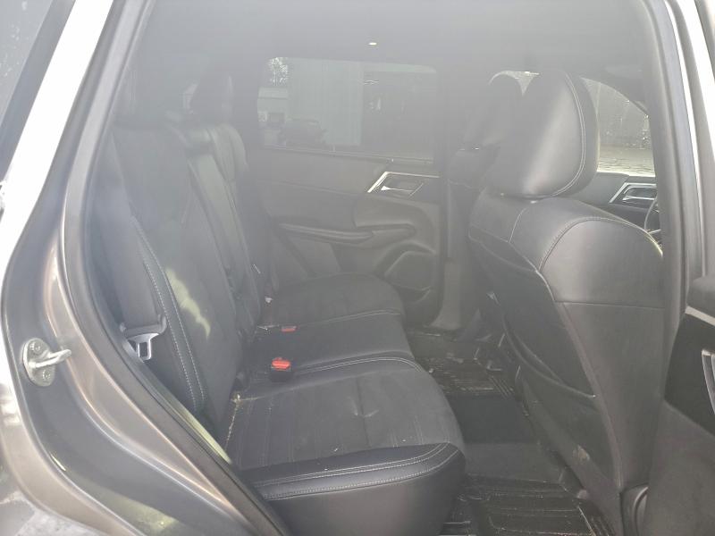 Фото 11 - MITSUBISHI OUTLANDER