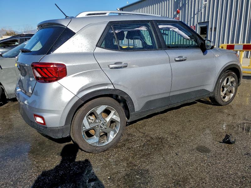 Фото 3 - HYUNDAI VENUE