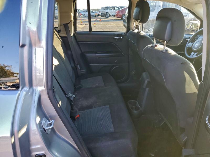 Фото 10 - JEEP COMPASS