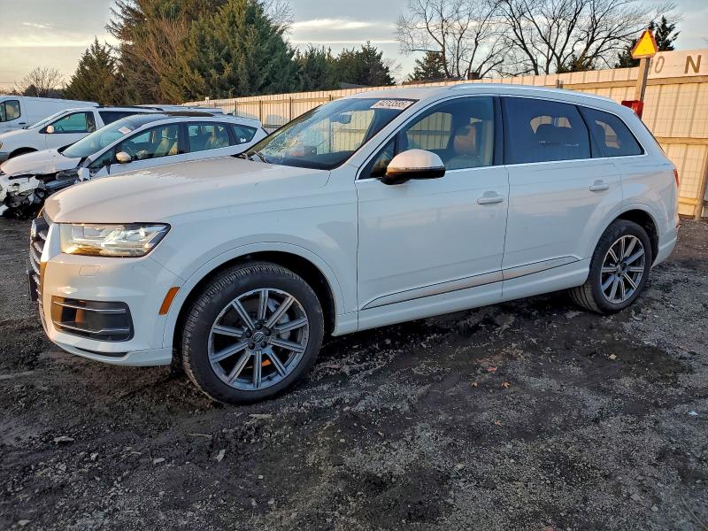 Фото 1 - AUDI Q7