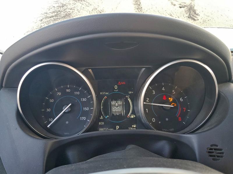 Фото 9 - JAGUAR XE