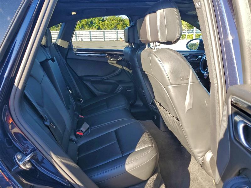 Фото 10 - PORSCHE MACAN