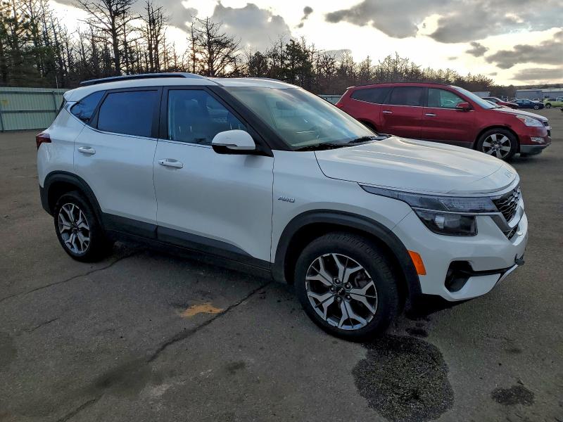 Фото 4 - KIA SELTOS