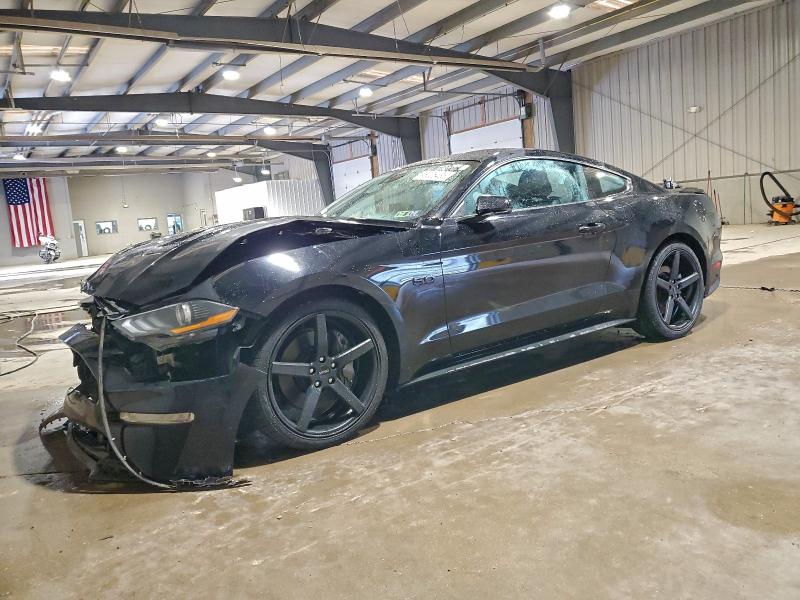 Фото 1 - FORD MUSTANG