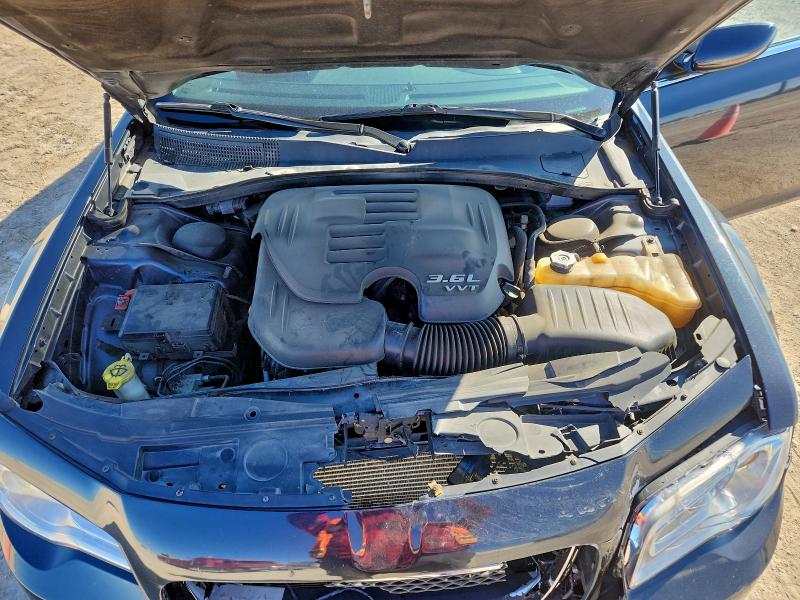 Фото 11 - CHRYSLER 300