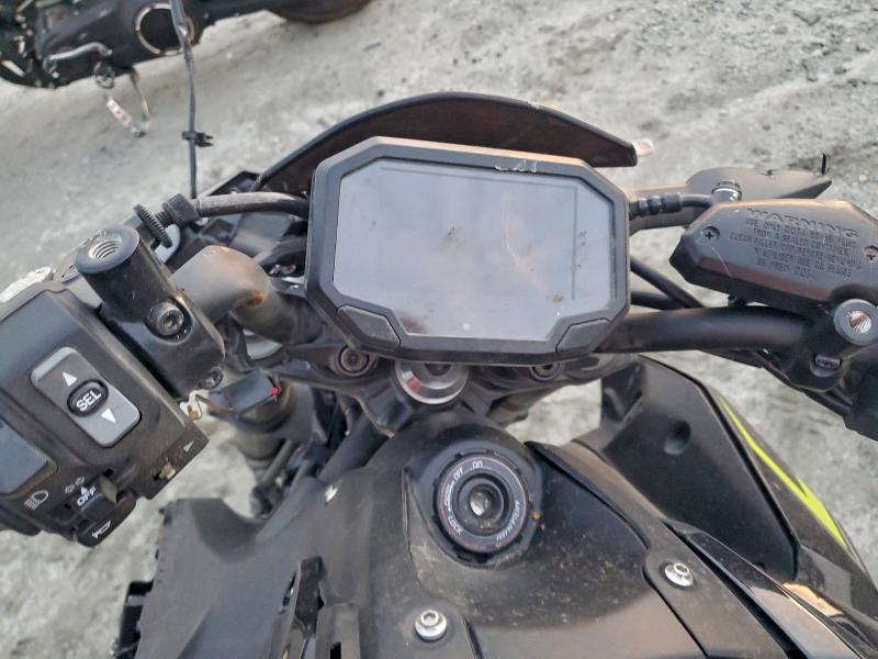 KAWASAKI ZR900 F 2024