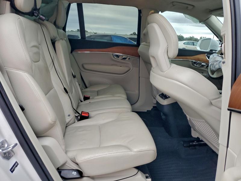 Фото 11 - VOLVO XC90